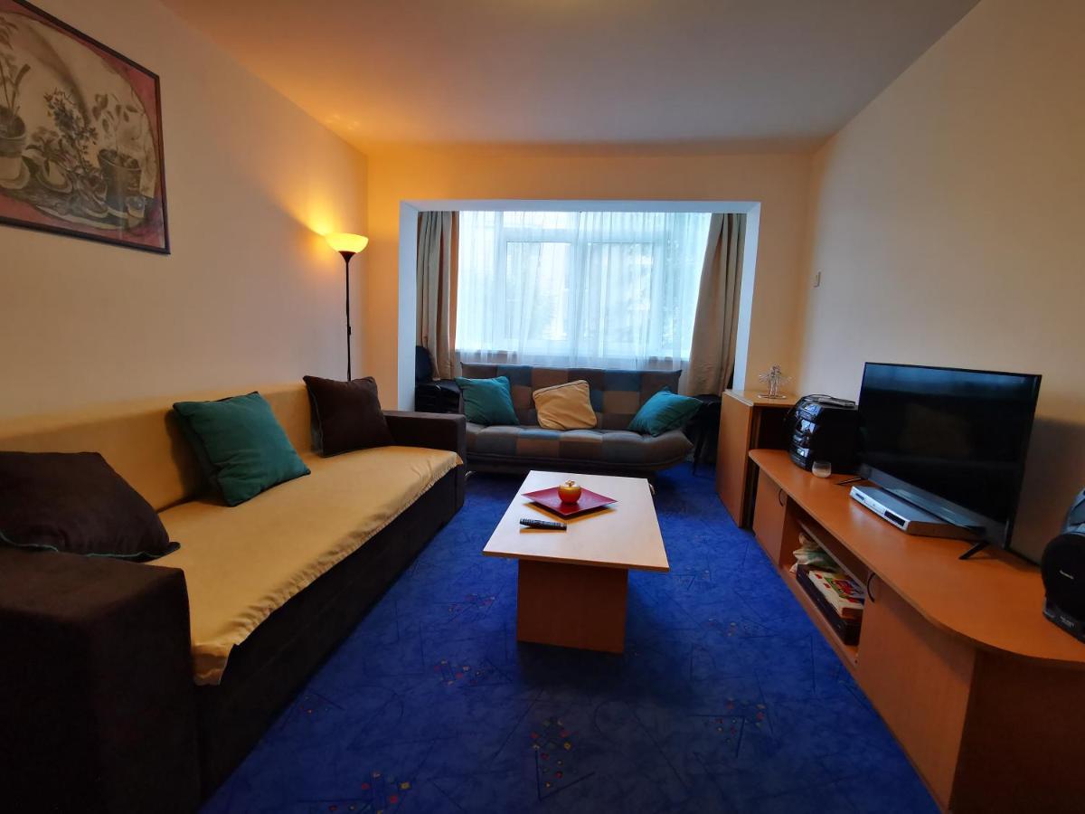 Апартаменти Apartament Langa Castan Азуга Екстер'єр фото