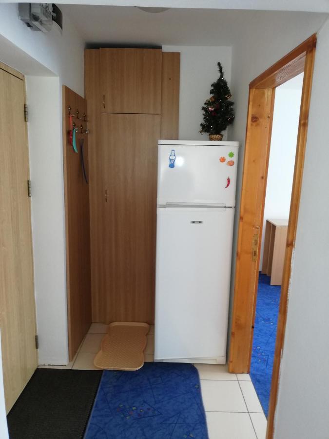 Апартаменти Apartament Langa Castan Азуга Екстер'єр фото